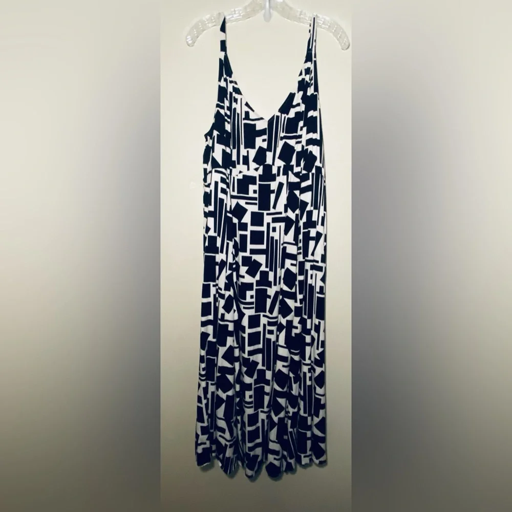 Torrid Black and White Abstract Midi Dress Size 3 - Picture 11 of 11